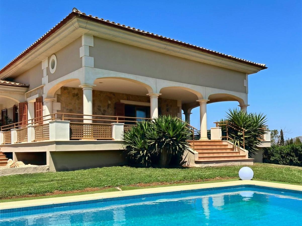 Country house Octopus By Bebreeze